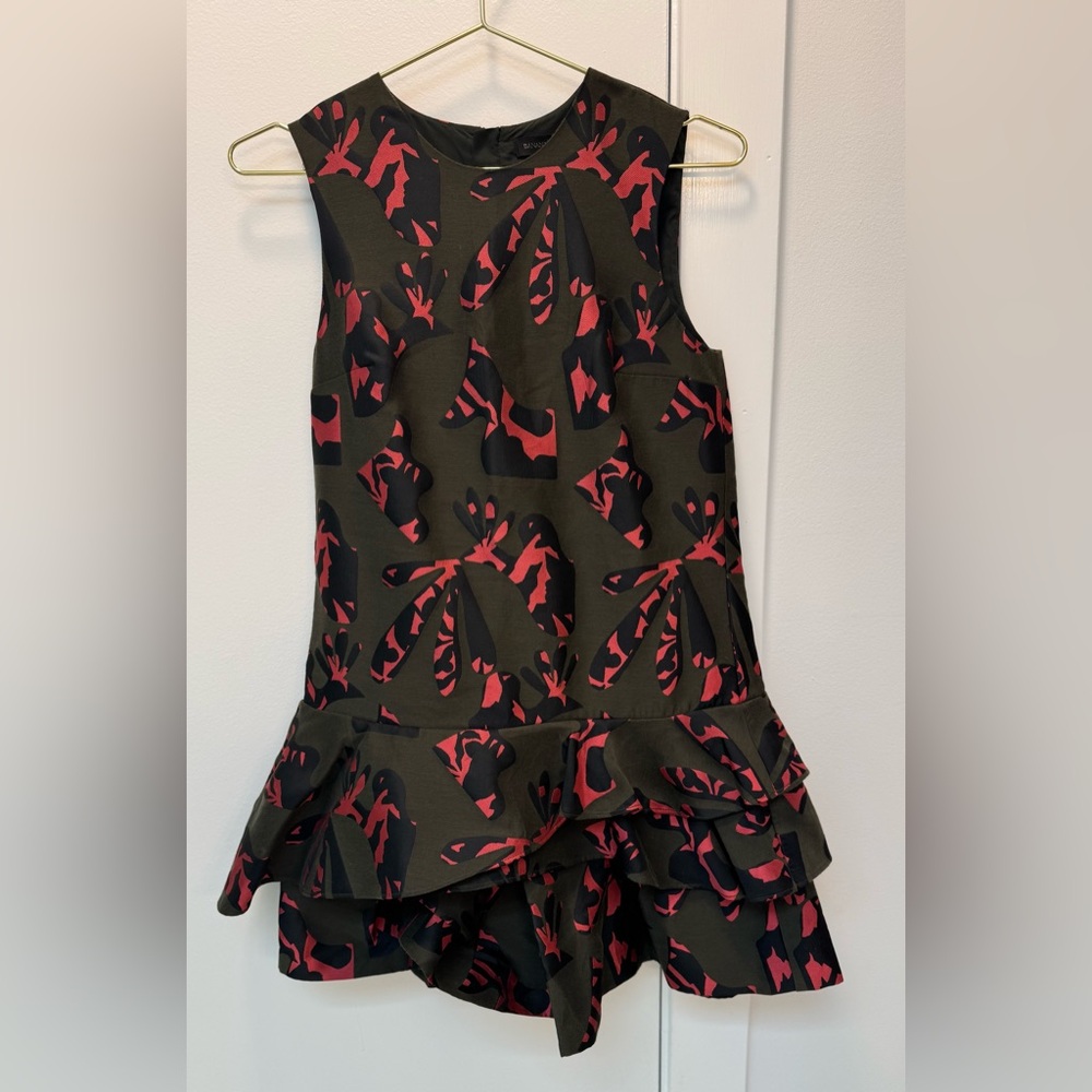 Woman’s BANANA REPUBLIC Jigsaw Ruffle Drop Waist Dress